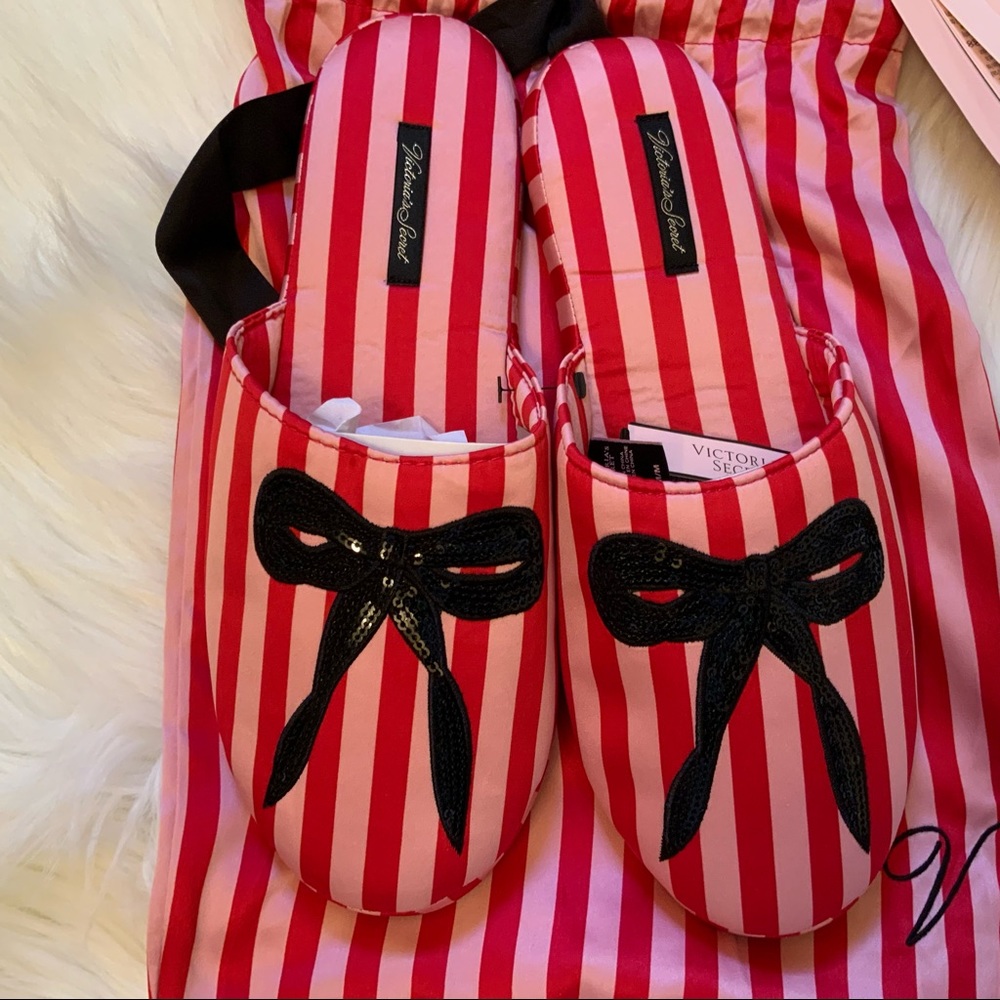 Victoria’s Secret Striped Slippers NWT 7-8 Medium - Picture 3 of 9